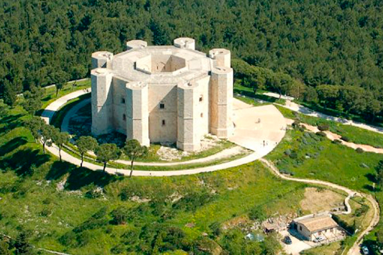 Castel del Monte, Andria | via batmagazine.it