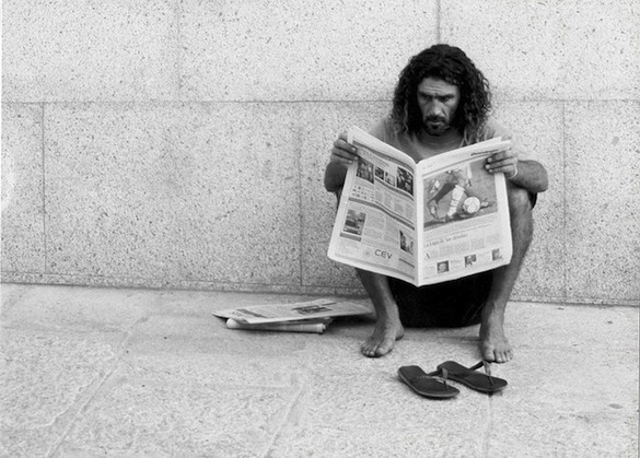 Reading newspapers on the streets in Spain | Javier Herrero