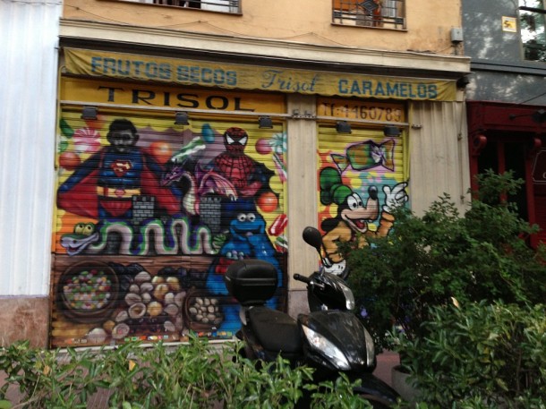 Graffiti in a shop | ROOSTERGNN