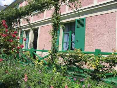 ide view of Monet's house in Giverny  |  ROOSTERGNN