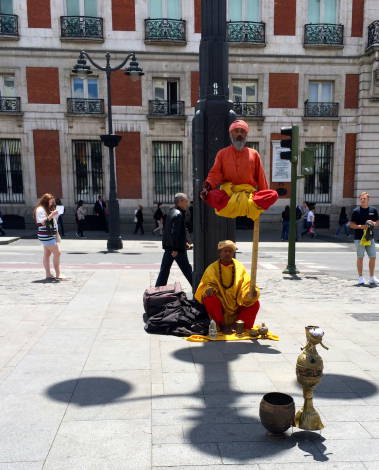 Entertainers in Puerta del Sol
