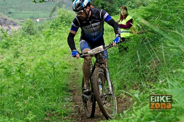 CIclista en Bilbao Extreme 2014 | vía bikezona.com