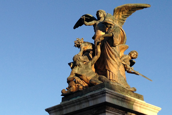 Estatua de ángel en Roma| rgnn.org
