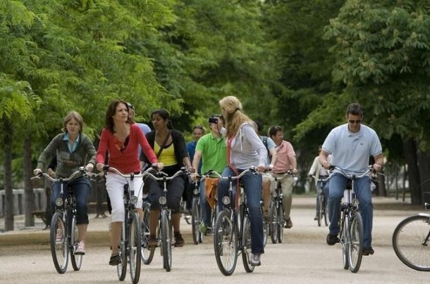 Discover Madrid riding a bike | via Lonely Planet
