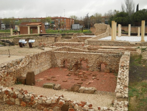 Restos romanos de la ciudad de Complutum | vía Wikimedia