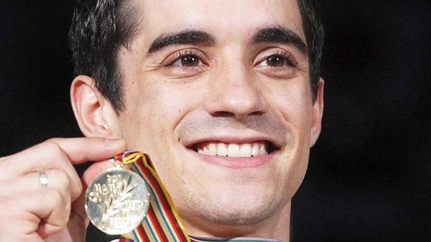 Javier Fernández with his gold | vía ABC