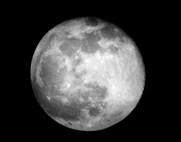 Full moon | via Space