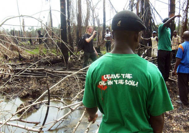 Activists from Enviromental Rights Action in Nigeria and Socialist Youth League of Norway explore oil damages in the Niger Delta, April 2010, by Sosialistisk Ungdom